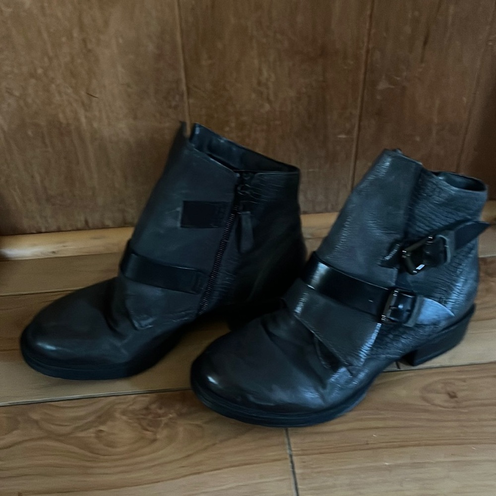 Size 6 Mjus Genuine Leather booties